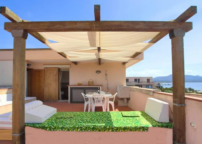 Attico Fronte Mare - 50 Passi Dalla 罗通多港