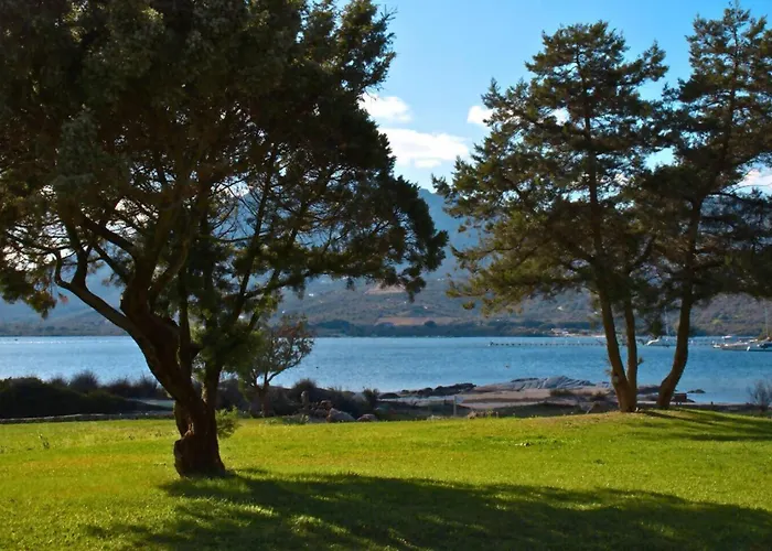 公寓 Attico Fronte Mare - 50 Passi Dalla 罗通多港